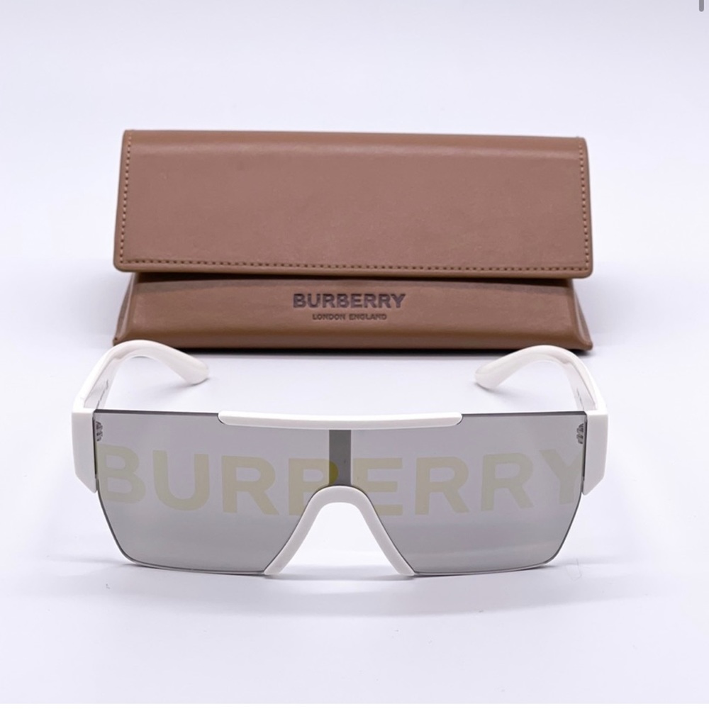 Burberry unisex sunglasses never worn